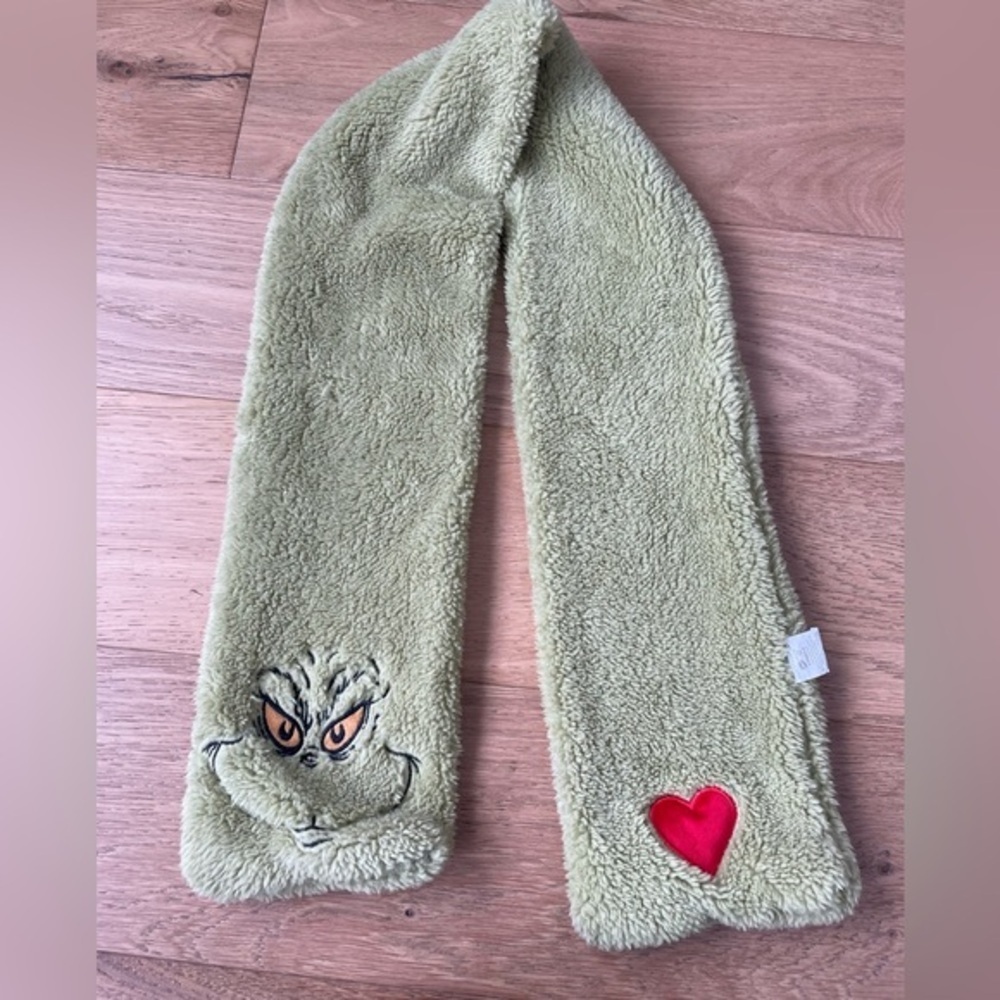 Grinch fleece scarf